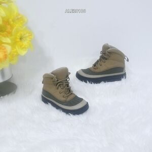Nike Kids ACG Woodside 2 High GS Khaki/Beige/Brown and Olive Gree Boots Size 12C